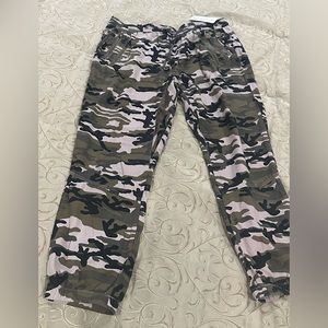 Camo cargo/utility pants